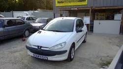 Peugeot 206 1.1 i ess 60ch premiere main