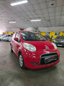 CITROEN C1.0 vti 68 Ch , finition confort bv5 TBE. 4cv, 5 portes,