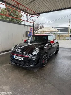 MINI 3 Portas John Cooper Works Auto Desportiva