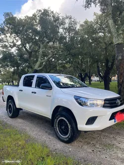 Toyota Hilux 2.4 D-4D 4WD CD CH