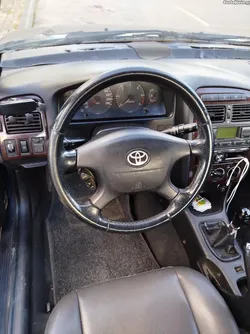 Toyota Avensis (T22)