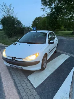 Peugeot 206 1.1i 60 CV idéal, jeune conducteur