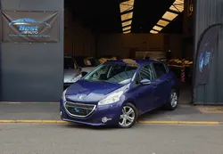 🚘️🚘️peugeot 208 1,4 hdi allure 49 672km annee 2013🚘️🚘️