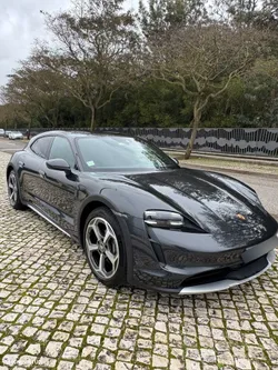 Porsche Taycan Cross Turismo 4