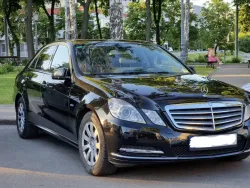 Mercedes-Benz E 220 CDI DPF BlueEFFICIENCY Automatik