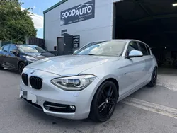 BMW SÉRIE 116i GARANTIE 12 MOIS / 2L 135 CHV / SYSTÈME DE NAVIGATION / SIÈGE CHAUFFANTS / RÉGULATEUR DE VITESSE / CLIMATISATION / LIMITATEUR DE VITESSE / RADAR DE RECUL / TRÈS PROPRE /