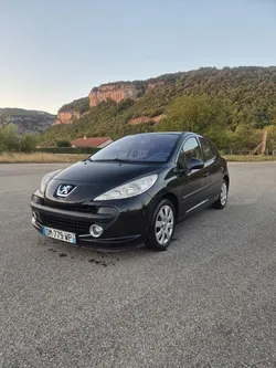 Peugeot 207 1.6HDI 90CH bon état Réviser CT Valide