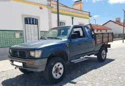 Toyota Hilux 2 4d 4x4 X-Cab