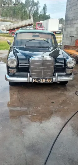 Mercedes-Benz 200 Rabo de Peixe