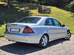 Mercedes-Benz C 220 Avantgarde Automático