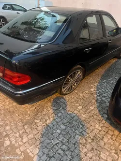 Mercedes-Benz E 220 D Elegance