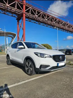 MG ZS EV 44.5 kWh Luxury