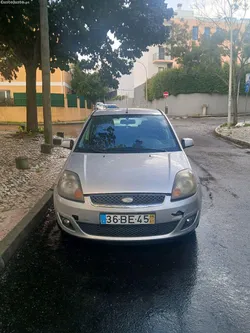 Ford Fiesta 1.2 impecável