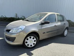 RENAULT CLIO III AUTHENTIQUE 1.2 16V 75 cv 2008