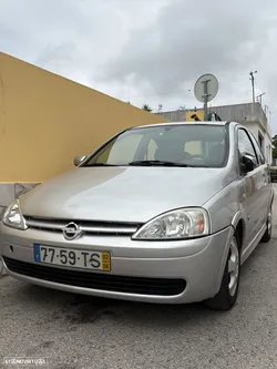 Opel Corsa 1.2 16V Essentia