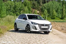 Peugeot 208 1.2 Hybrid Allure e-DCS6
