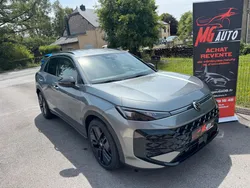 VOLKSWAGEN T-ROC R-LINE 1.5eTSI Hybrid 150 DSG 7 GARANTIE 5 ANS PACK DESIGN BLACK OUVERTURE CONFORT HAYON DISPONIBLE IMMEDIATEMENT