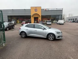 Renault megane iv (2) 1.3 tce 140 fap intens