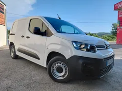 Citroën berlingo 1.5 hdi 100 cv . Utilitaire 3 places . Séparation. 2021 . 84 000 kms d'origine certifié