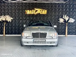 Mercedes-Benz E 320