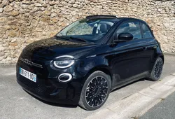 FIAT 500e CABRIOLET ICONE PLUS - 118cv électrique - batterie 42Kwh - Première main