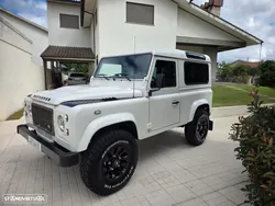 Land Rover Defender 90 2.4 CRD S