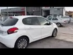 Peugeot 208 1.2 VTi SE Style