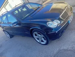 Mercedes-Benz C 180 Em muito bom estado