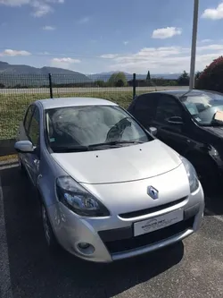 Renault Clio III 1.2 16V 75 TOMTOM