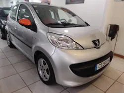 Peugeot 107 1.0 caixa automática 120000 km