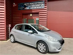 Peugeot 208 1.4 hdi 70cv climatisation gps regulateur 2014 93000km première main ct ok