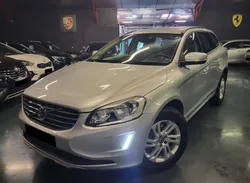 VOLVO XC60 Phase 2 Boite Auto 2.0 TDi 16v FWD Geartronic 150cv Momentum (Suivi complet VOLVO - Rien à prévoir)