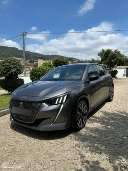 Peugeot 208 1.2 PureTech GT Line EAT8