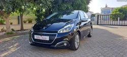 Peugeot 208 1.2  Signature