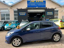 Belle 208 vti essence 83cv 99.600kms gps clim possibilite garantie 12 / 24 / 36 mois