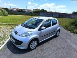 Peugeot 107 1.0 Motor Toyota