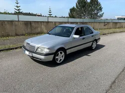 Mercedes-Benz C 250 2.5 D - 113 CV
