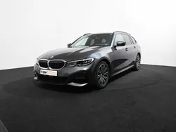Bmw Série 3 TOURING (F31) 320 DA 190 CV TYPE M-SPORT ACC GPS CAMERA PARK ASSIST VIRTUAL COCKPIT DETECTION D’ANGLES MORTS FEUX FULL LED HAYON ELECTRIQUE SELLERIE CUIR / ALCANTARA JANTES ALU 18′ — 1er M