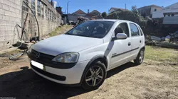 Opel Corsa 1.7 DTI AVARIADO