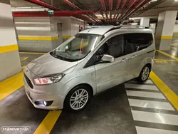 Ford Tourneo Courier 1.0 EcoBoost Titanium