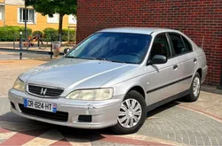 Honda accord 1.6 i essence clim