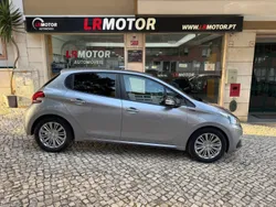 Peugeot 208 1.2 PureTech Signature