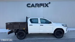 Toyota Hilux 2.4 D-4D 4WD CD CM