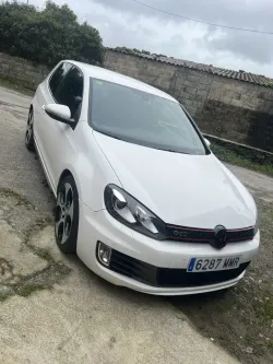 Volkswagen Golf GTI 2.0 TSI