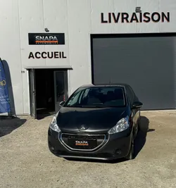 Peugeot 208 active / 1.2 L 82 ch / Garantie 12 mois