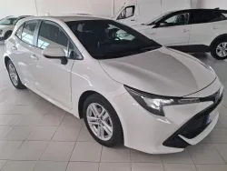 TOYOTA Corolla Sedán 125H Active Tech