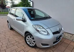 Toyota yaris essence climatisé vitres électriques verrouillage