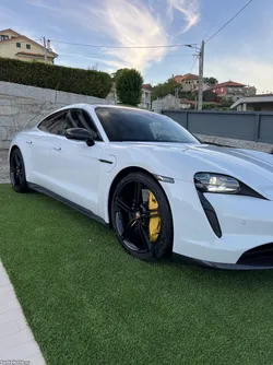 Porsche Taycan TURBO S
