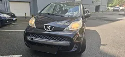 Peugeot 107 Black and white