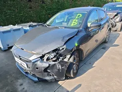 Mazda 2 1.5i accidentée